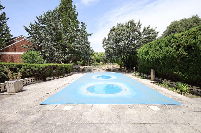 Foto 73ce010a-fbfa-46bf-b9c9-df667ca60645. Xalet amb calefacció aparcament piscina a Navalquejigo-Los Arroyos Escorial (El)