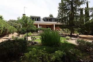 Chalet à Navalquejigo-Los Arroyos. Chalet en los arroyos