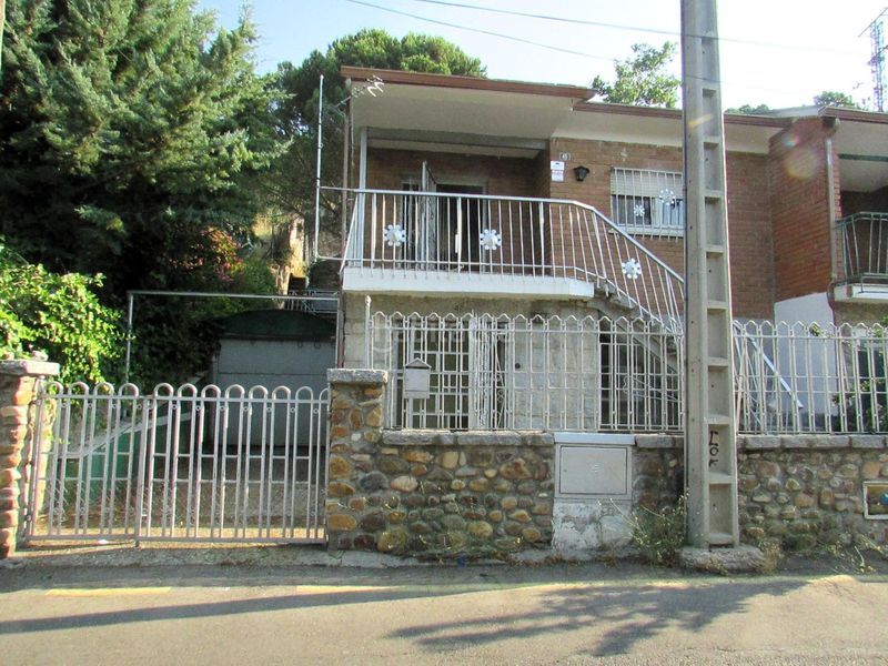 Foto 8eefac54-8928-4cbf-92a2-e32a5c328204. Casa adossada amb calefacció aparcament piscina a Collado Mediano