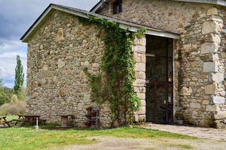 Bauernhof in Cobreros. Hotel rural en venta en parque natural lago de sanabria.