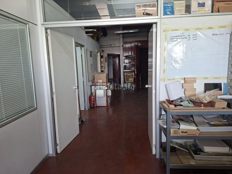 Foto d5d8dc07-396a-43f4-bc0b-46deb00f933d. Nau industrial a Villaverde Alto Madrid