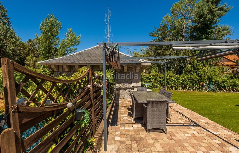 Foto b9a92190-8752-44c4-b15b-fb55ee61ecd4. Xalet amb calefacció aparcament piscina a Guadarrama