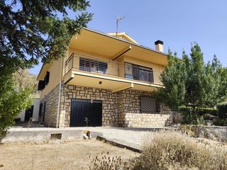 Chalet in Cercedilla. Espacio, independencia y naturaleza en el corazón de cercedilla.