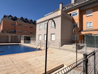 Appartement à Los Valles. Piso 3 dormitorios en urbanización privada