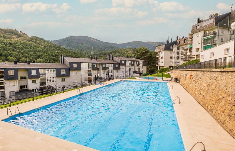 Foto c84d7ffb-93b5-4ee5-9d1b-0b2f22a44b8f. Pis amb calefacció piscina a Cercedilla
