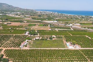 Masía en Alcanar. Exclusivo refugio rural compuesto por una finca rústica de 5.341