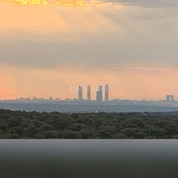 Foto 319939de-8551-4560-80bf-58704c9a24e3. Chalet precioso y cómodo chalet moderno con vistas espectaculares al skyline de madrid en Torrelodones
