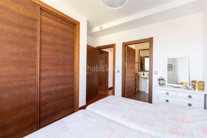 Foto 3d1713d3-b4c8-46a7-b1c8-857073f1773a. Chalet precioso y cómodo chalet moderno con vistas espectaculares al skyline de madrid en Torrelodones