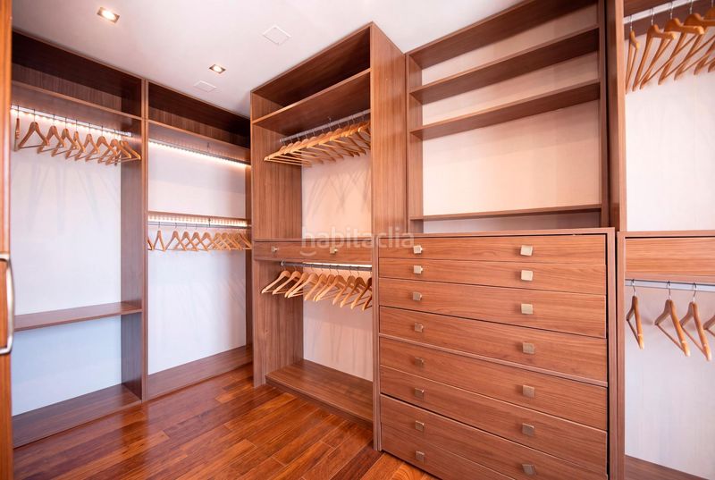 Foto 4568654d-3dbc-4ea9-a219-182e3ded8a4b. Chalet precioso y cómodo chalet moderno con vistas espectaculares al skyline de madrid en Torrelodones
