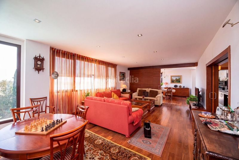 Foto 52ad4316-44bd-4854-a75f-02594f37173a. Chalet precioso y cómodo chalet moderno con vistas espectaculares al skyline de madrid en Torrelodones