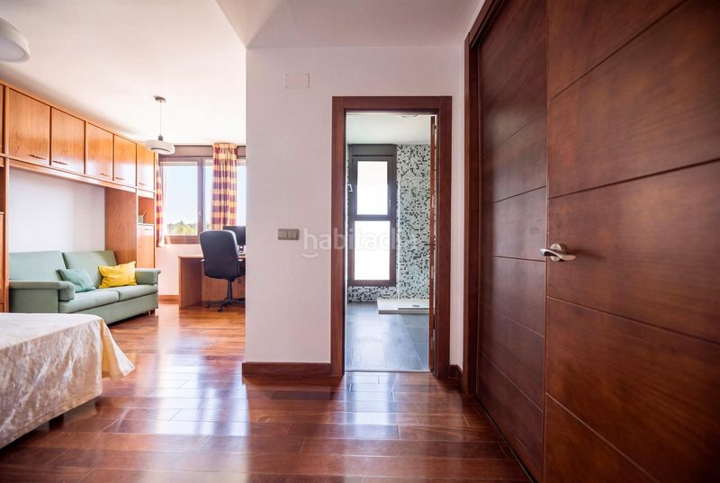 Foto 55b377dd-3fcb-4029-83fc-ac108824c01e. Chalet precioso y cómodo chalet moderno con vistas espectaculares al skyline de madrid en Torrelodones