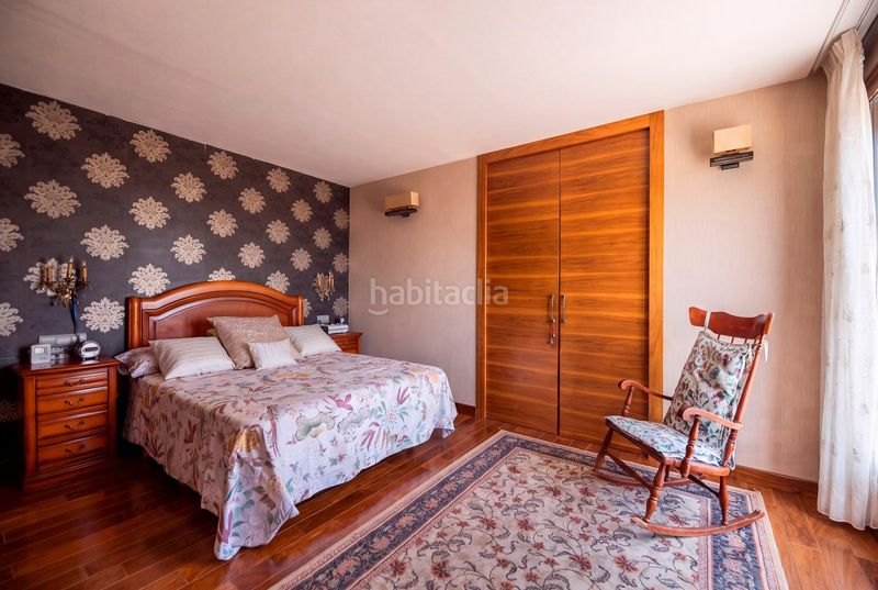 Foto a2182941-b9fa-416f-afbc-ff569c574a94. Chalet precioso y cómodo chalet moderno con vistas espectaculares al skyline de madrid en Torrelodones