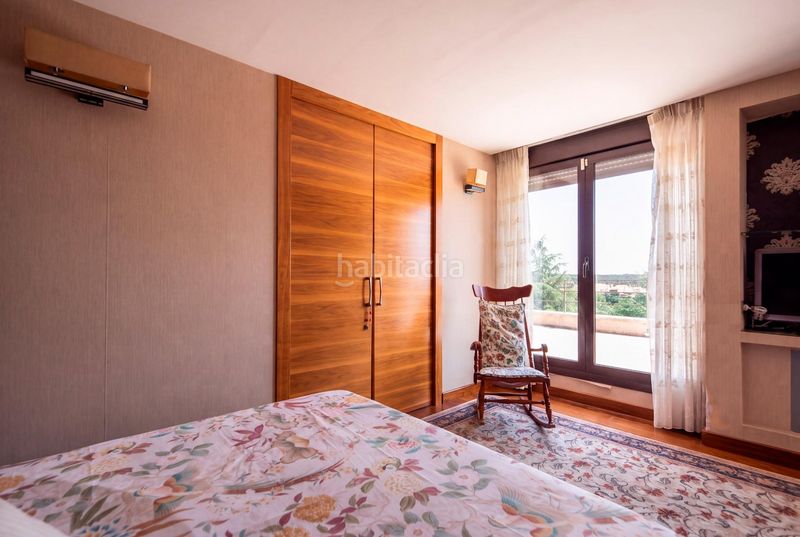 Foto bdca9970-b8f0-45d7-80c1-4029849d2195. Chalet precioso y cómodo chalet moderno con vistas espectaculares al skyline de madrid en Torrelodones