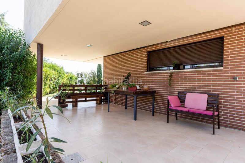 Foto ca745295-130b-4bb3-91a1-c9f6a065db01. Chalet precioso y cómodo chalet moderno con vistas espectaculares al skyline de madrid en Torrelodones