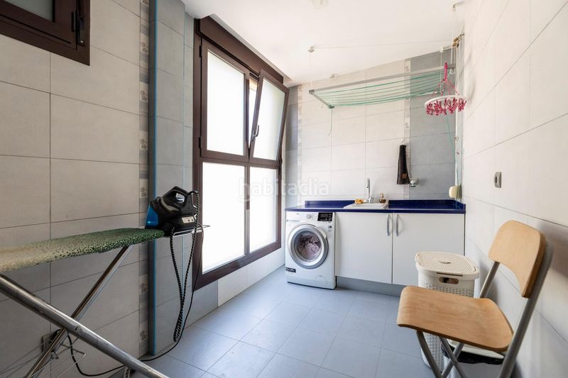 Foto e0c5428a-5e55-46a9-a73e-99b0bd83d42a. Chalet precioso y cómodo chalet moderno con vistas espectaculares al skyline de madrid en Torrelodones