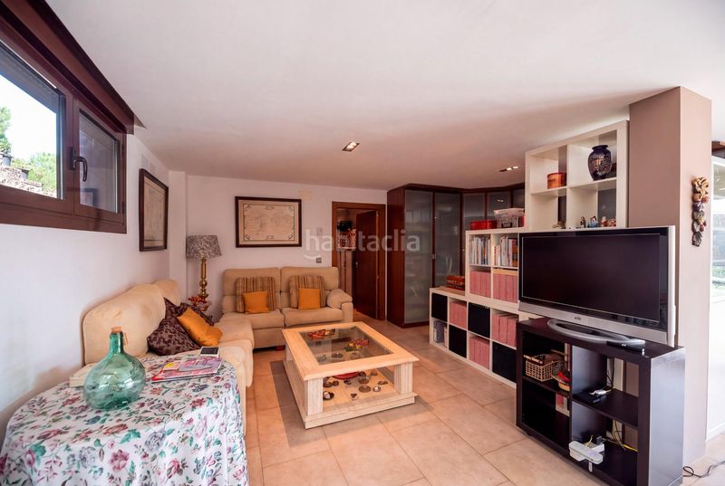 Foto f82f85de-e1e4-43ef-851e-d09ea66d330c. Chalet precioso y cómodo chalet moderno con vistas espectaculares al skyline de madrid en Torrelodones