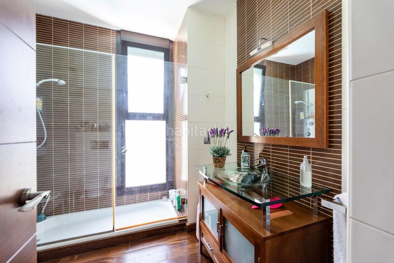 Foto f9d426ef-f1cd-4c22-a410-62061494e8ab. Chalet precioso y cómodo chalet moderno con vistas espectaculares al skyline de madrid en Torrelodones