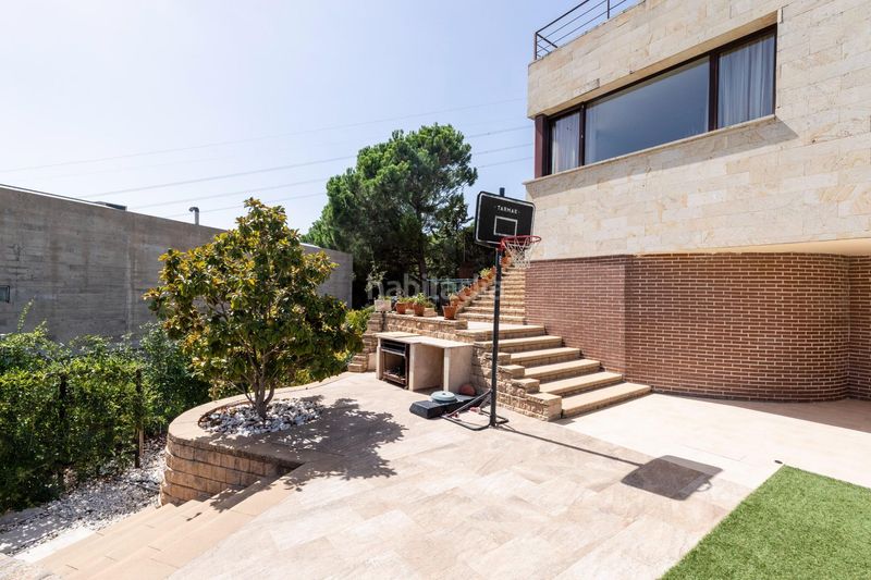 Foto fa82e003-cc9d-4a37-a877-1e4108e97c2d. Chalet precioso y cómodo chalet moderno con vistas espectaculares al skyline de madrid en Torrelodones