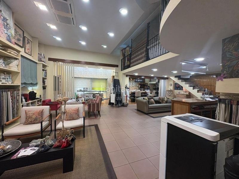 Foto 61aed4f7-9ab8-4d59-921b-411eaed12b0d. Local comercial  en una planta con escaparate en Collado Villalba