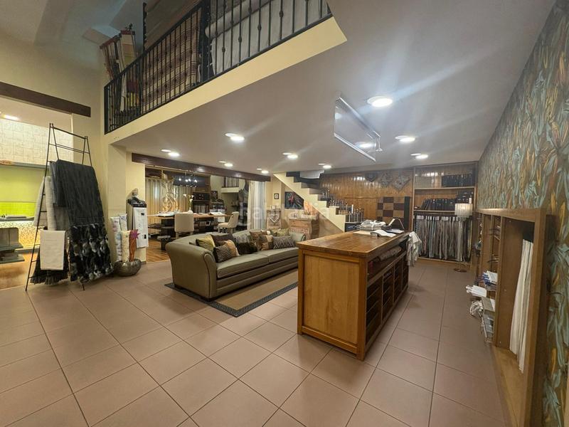 Foto 8193bc76-af52-41f3-8e62-d73e1fbfe085. Local comercial  en una planta con escaparate en Collado Villalba