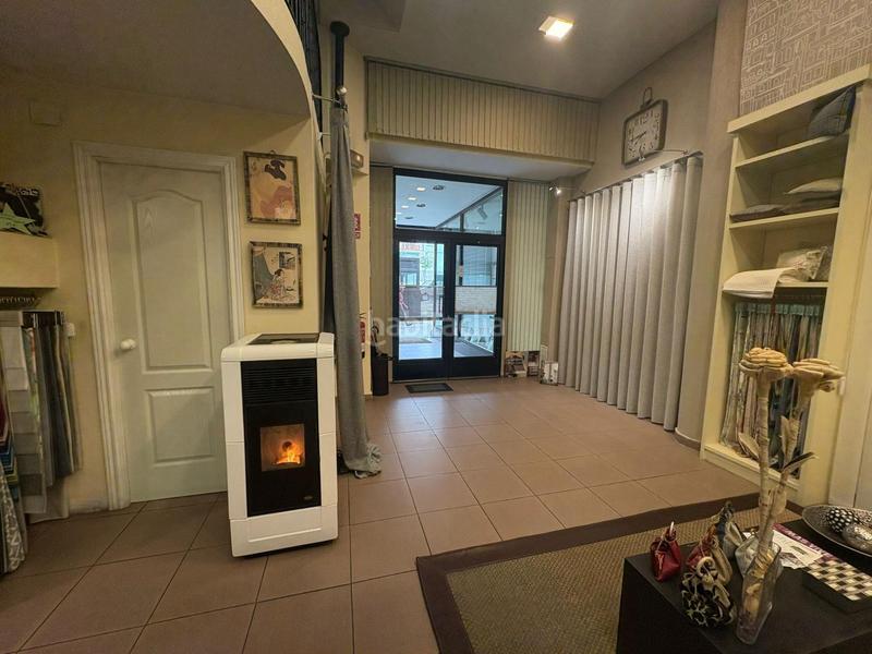 Foto 89a3a14a-3f18-4fe3-b5d7-44f7561911fc. Local comercial  en una planta con escaparate en Collado Villalba