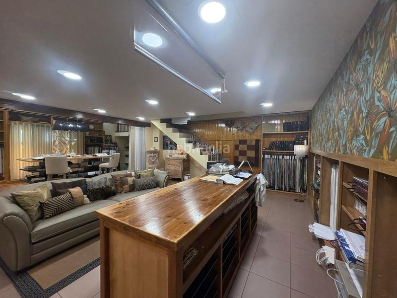 Foto c3ab14f5-e6fd-442b-ab4e-0cdf202a7900. Local comercial  en una planta con escaparate en Collado Villalba