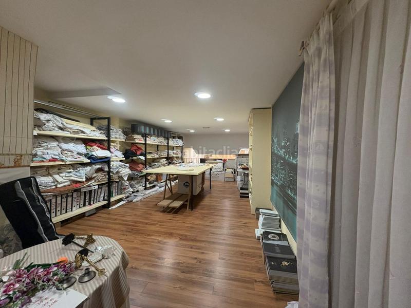 Foto e2206d69-6877-44b0-bfe8-b942654677ca. Local comercial  en una planta con escaparate en Collado Villalba