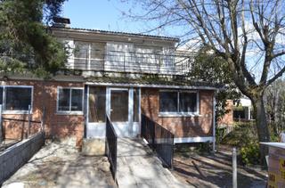 Maison jumelée à Becerril de la Sierra. Oportunidad única de inversión en becerril, zona cedros