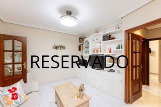 Flat in Los Negrales. Bajo céntrico, reformado, listo para entrar a vivir.