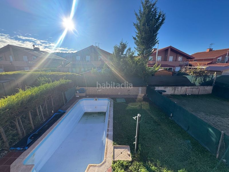 Foto f1cf833b-4bf9-4d9a-a7f3-7da41438a6f3. Xalet amb piscina a Renedo de Esgueva