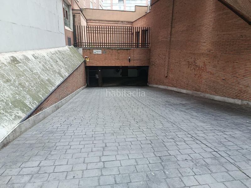 Foto f7a5a528-6e27-4ba6-905c-9b236cc49047. Aparcament cotxe a Centro Valladolid