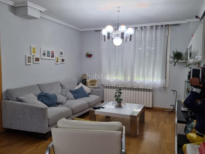 Foto e50e664c-151b-495a-8749-3b9bc38c6025. Casa a schiera con riscaldamento parcheggio in Laguna de Duero