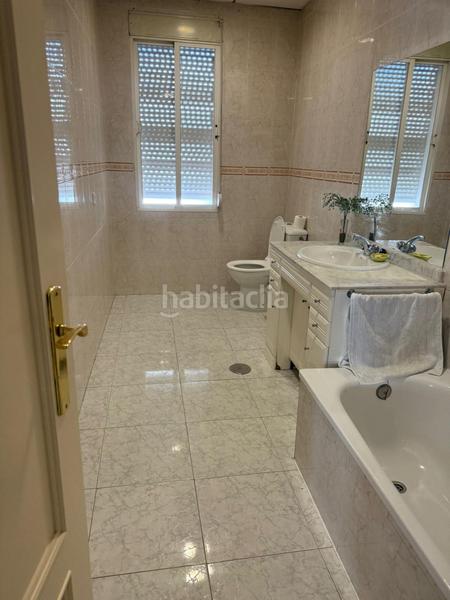 Foto c083264b-daad-40c5-a8e1-9a066bb3f709. Casa amb aparcament a San Roque - Ronda Norte Badajoz