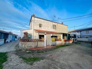 Maison à Malpartida de Cáceres. Venta de casa en estación arroyo malpartida