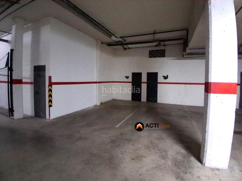 Foto dee69d88-8867-4455-b997-56c546cfaec0. Aparcament cotxe a Casco Antiguo Cáceres