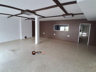 Lloguer Local Comercial a Casco Antiguo. Local con gran potencial en san blas