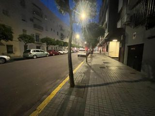 Lloguer Aparcament cotxe a Santa Marina. Garaje en alquiler en santa marina