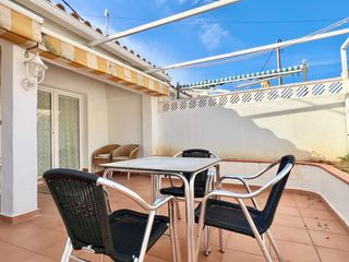 Reihenhaus  Carrer mabra. Adosado – bungalow a 4 minutos de la playa de las marinas