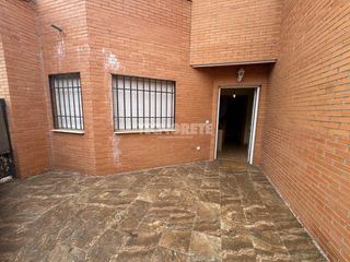 Casa aparellada a Yunquera de Henares. Casa en venta en yunquera de henares