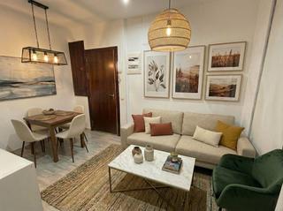 Flat  Calle topete. Inversor / alta demanda: reformado + luz (se) + finca renovada