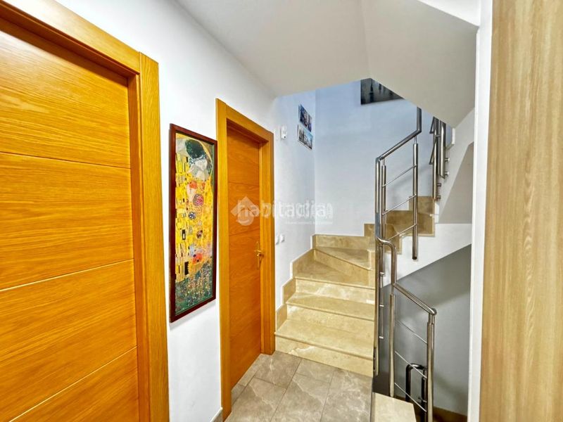 Foto c5694899-ef45-41ae-874f-779b9d6e11c3. Casa aparellada a Muriedas Camargo