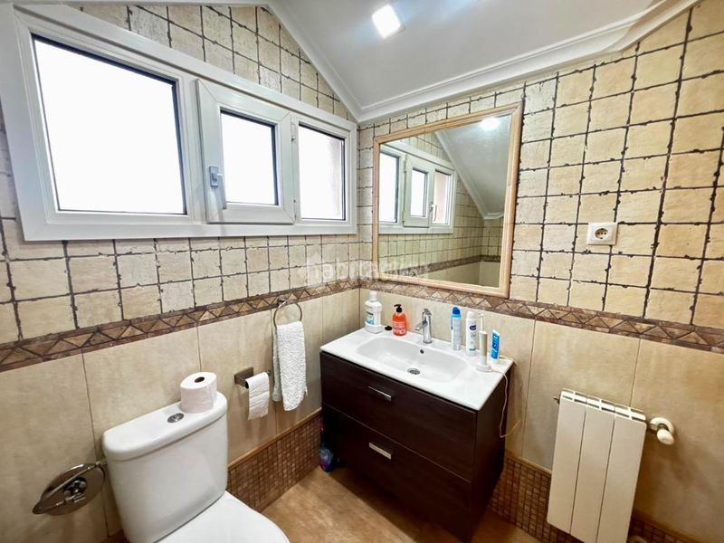 Foto e13f8ab0-9abb-422e-872e-cbbb00ea2f64. Casa aparellada a Muriedas Camargo
