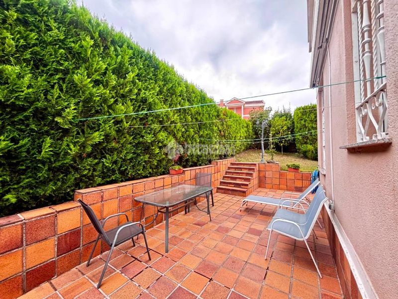 Foto f60362d4-d9c2-4d82-9e68-7f704825ffd6. Casa aparellada a Muriedas Camargo