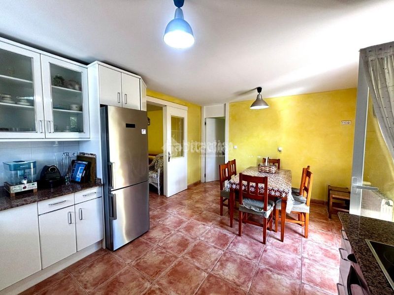 Foto af200ad3-2706-4018-a329-5da05e25867b. Casa amb calefacció a Muriedas Camargo