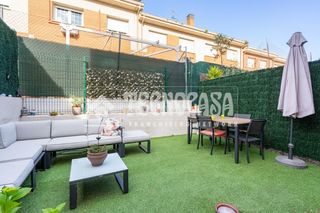 Casa bifamiliare in Las Vegas-El Pozanco-Adelfillas. Casa en venta en colmenar viejo