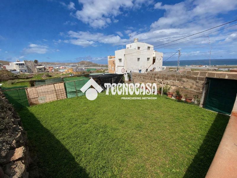 Foto 02933dc0-b571-4c09-a5c9-ee4c19cbb1ab. Casa amb aparcament a Gáldar pueblo Gáldar