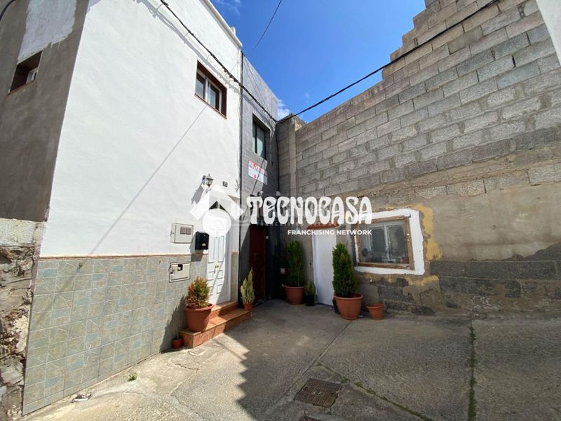 Foto dafb6438-e827-4351-81b1-6f478f3b6f70. Casa amb aparcament a Gáldar pueblo Gáldar