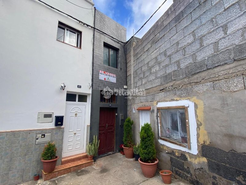 Foto e0c3d1e0-127e-4552-94d6-fc93e9d37e1b. Casa amb aparcament a Gáldar pueblo Gáldar