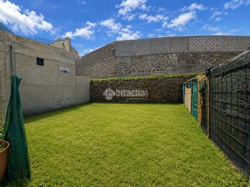 Foto c7881eda-e605-4b79-97b7-922033947a5d. Finca rústica terrenos en venta en Gáldar pueblo Gáldar