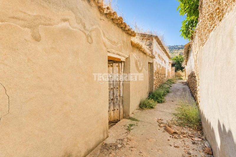 Foto 0921a2a2-9d72-4ea1-af6d-77e4d8f2fd87. Casa aparellada amb aparcament a Yébenes (Los)